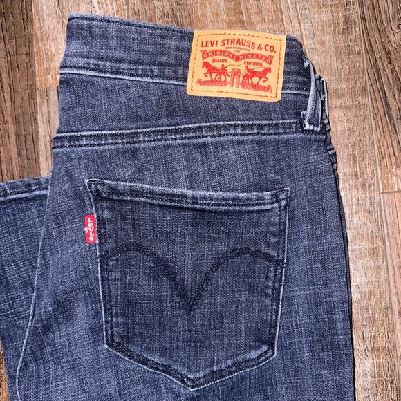 Levi's Women's Embroidered Mid Rise Skinny Jeans 31 - Picture 4 of 4